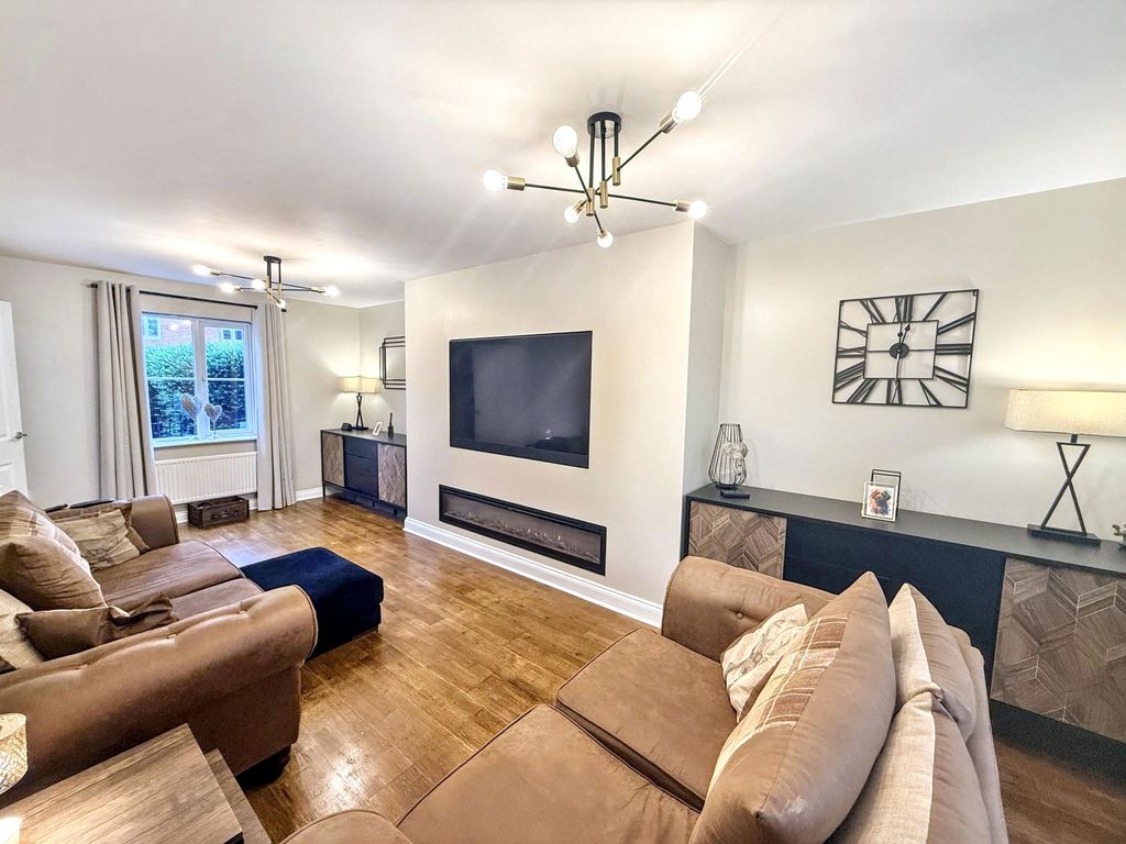 Property photo 3 of 43