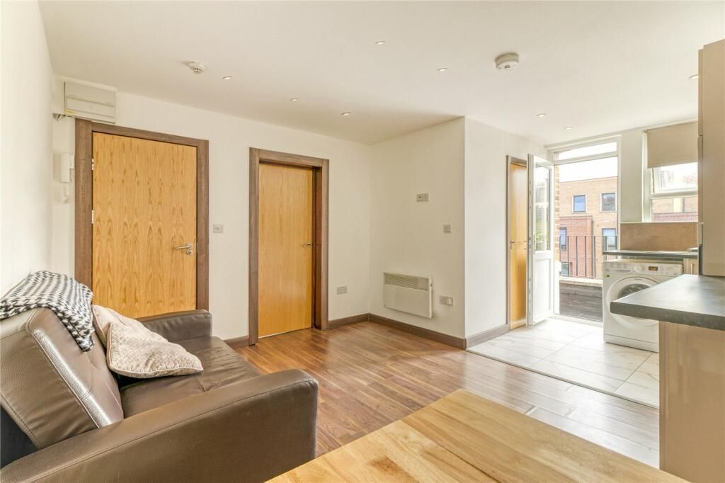 Property photo 2 of 8