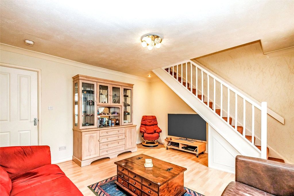 Property photo 2 of 18 Lounge