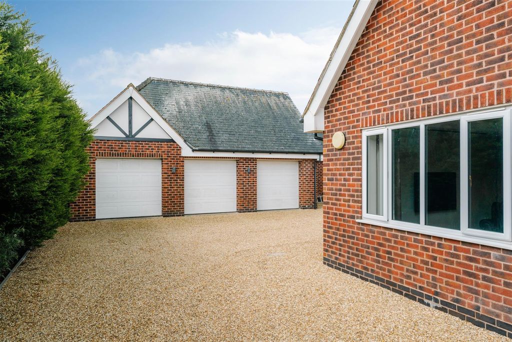 Property photo 2 of 47 Externals-12.Jpg