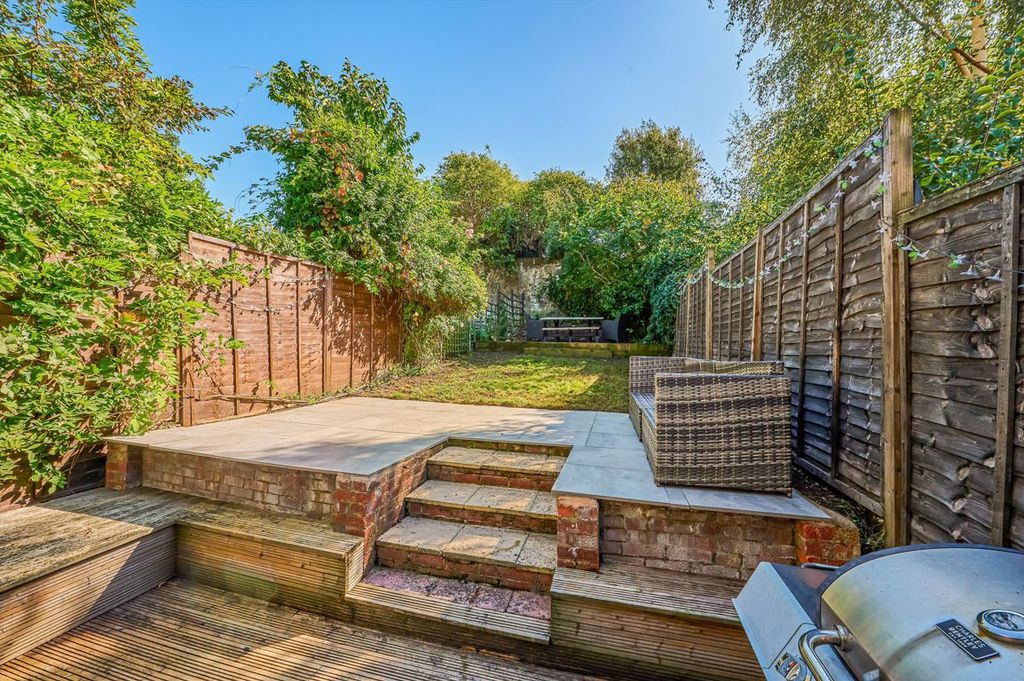 Property photo 3 of 12