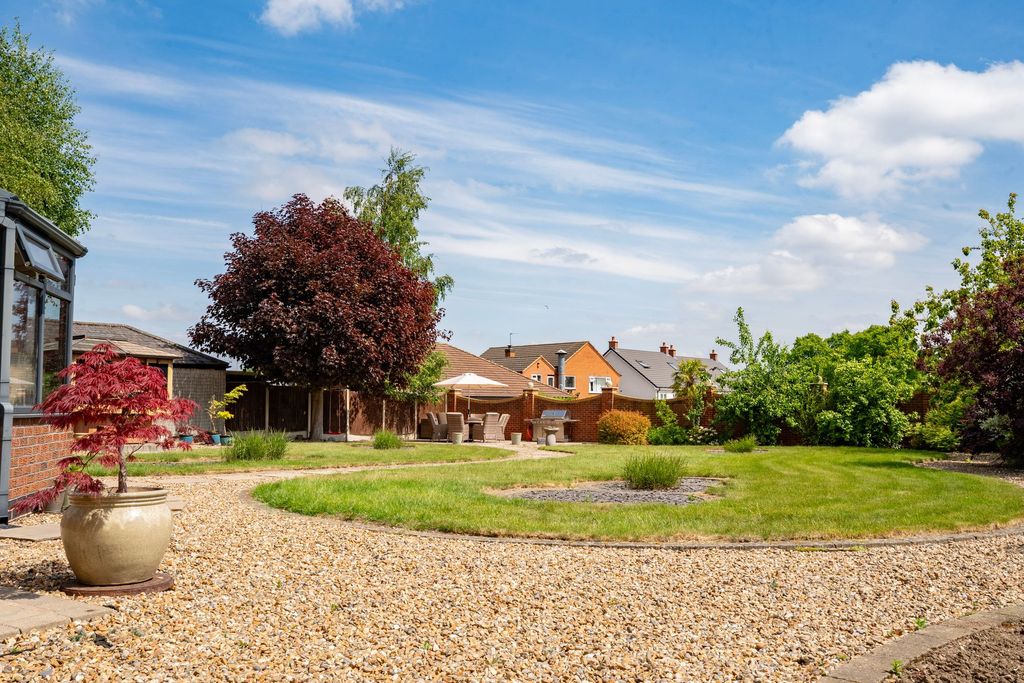 Property photo 3 of 53