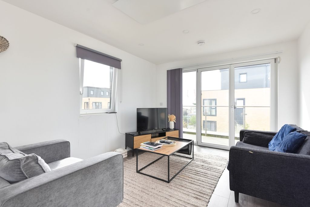 Property photo 2 of 9 4852457