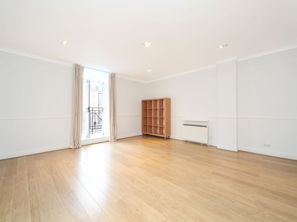 Property photo 3 of 11 Living Room