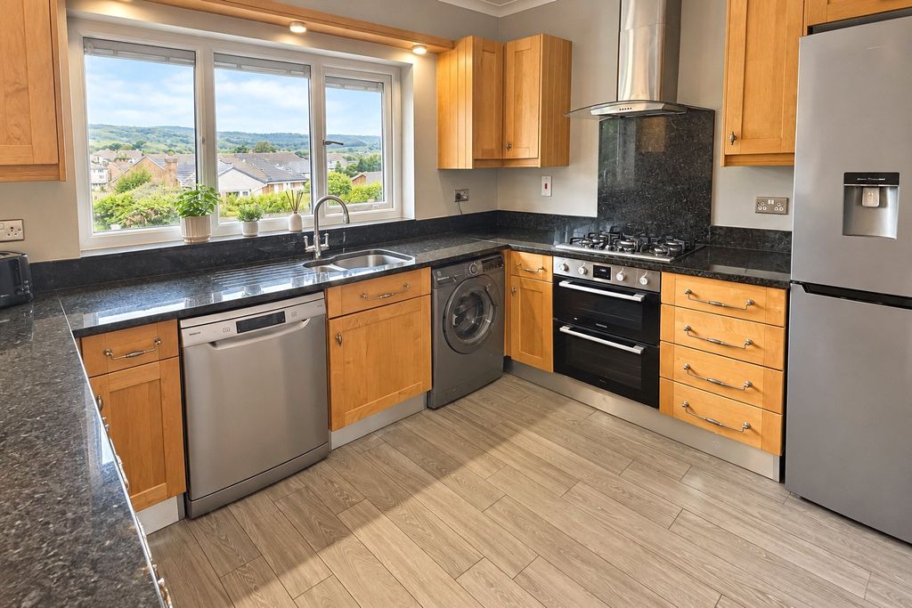 Property photo 2 of 22 Kitchen