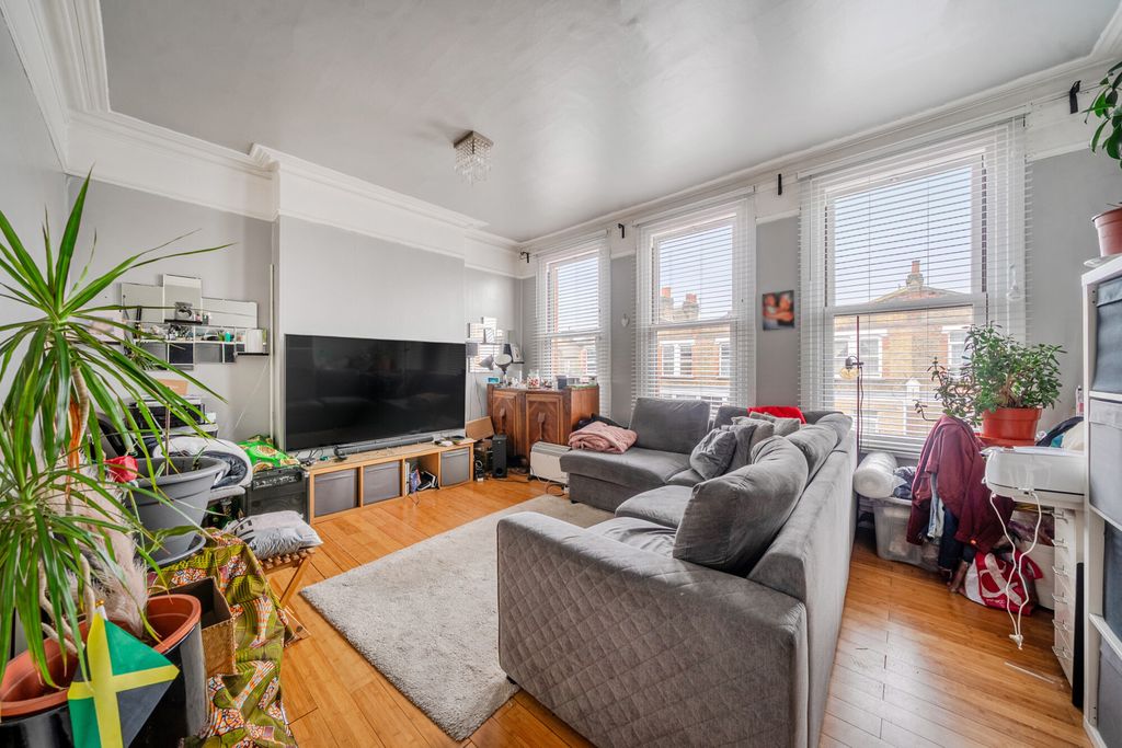 Property photo 1 of 9 Reception