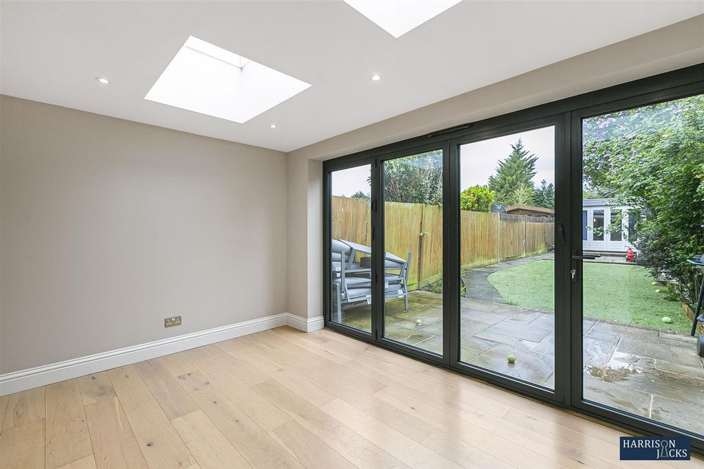 Property photo 2 of 16