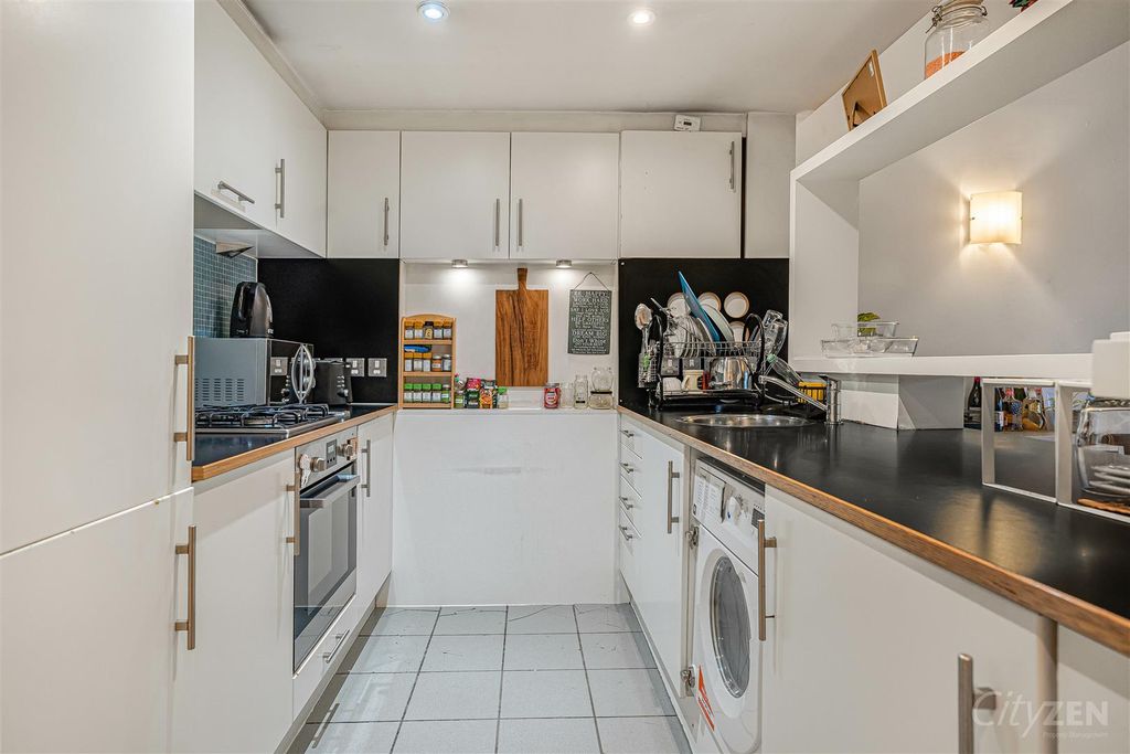 Property photo 3 of 21 Kitchen