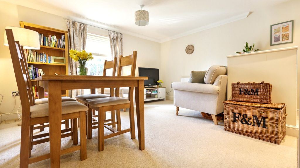 Property photo 3 of 16 Img_3552