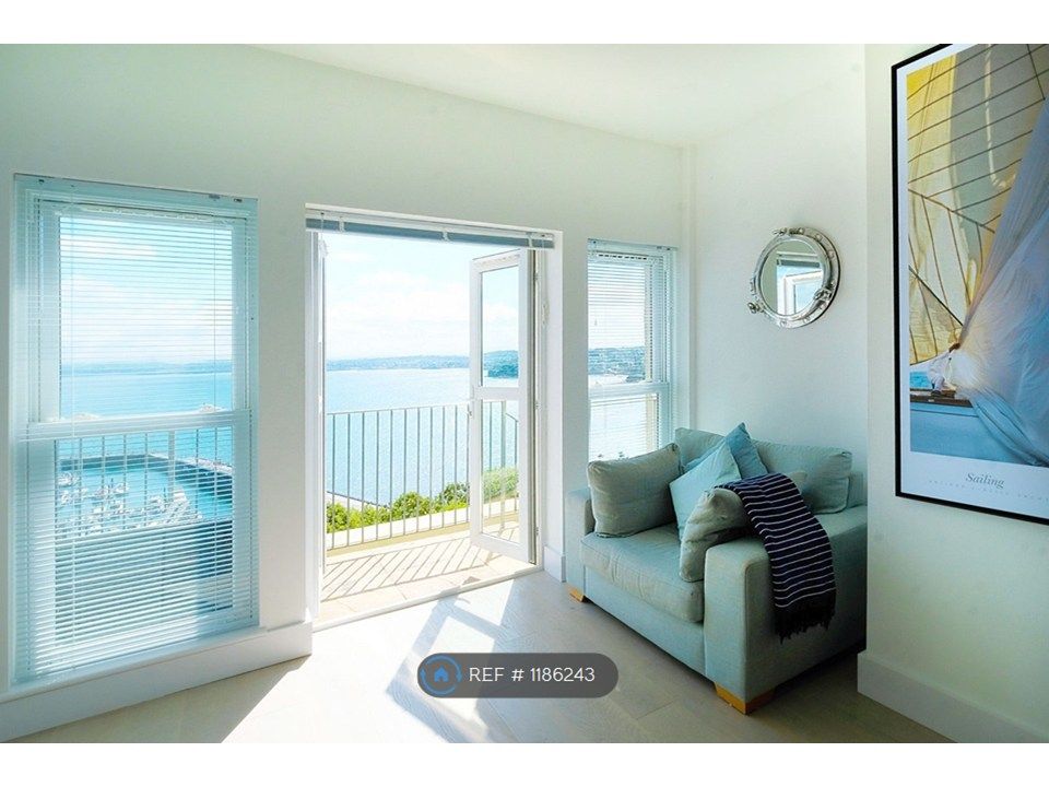 Property photo 3 of 11 Loungel