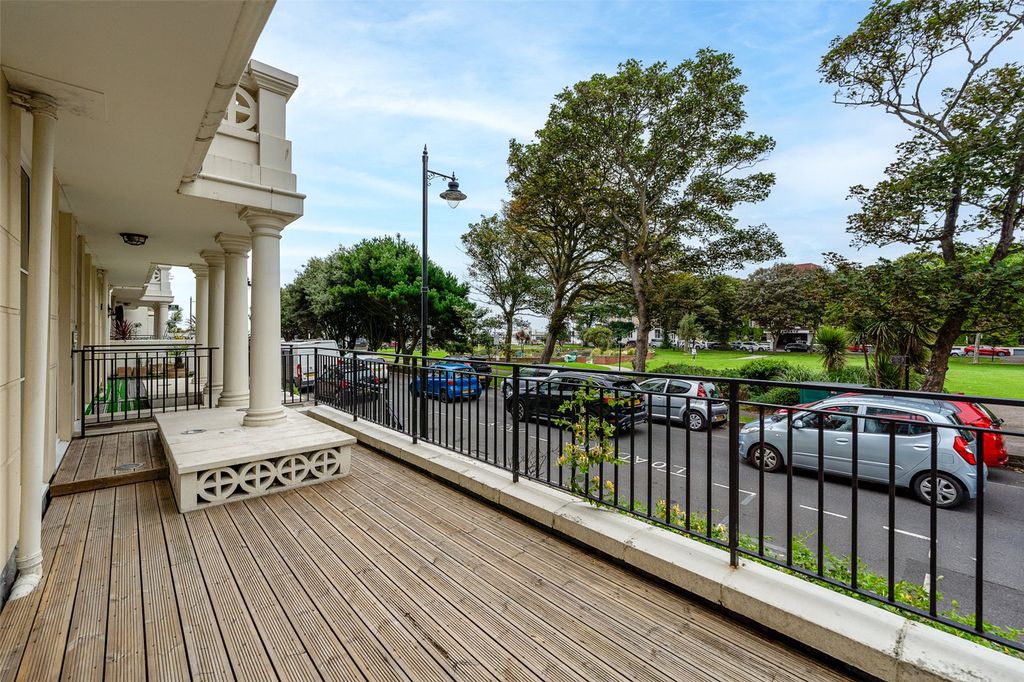 Additional image 5 of 2 bed flat to rentSteyne Gardens, Worthing, West Sussex BN11