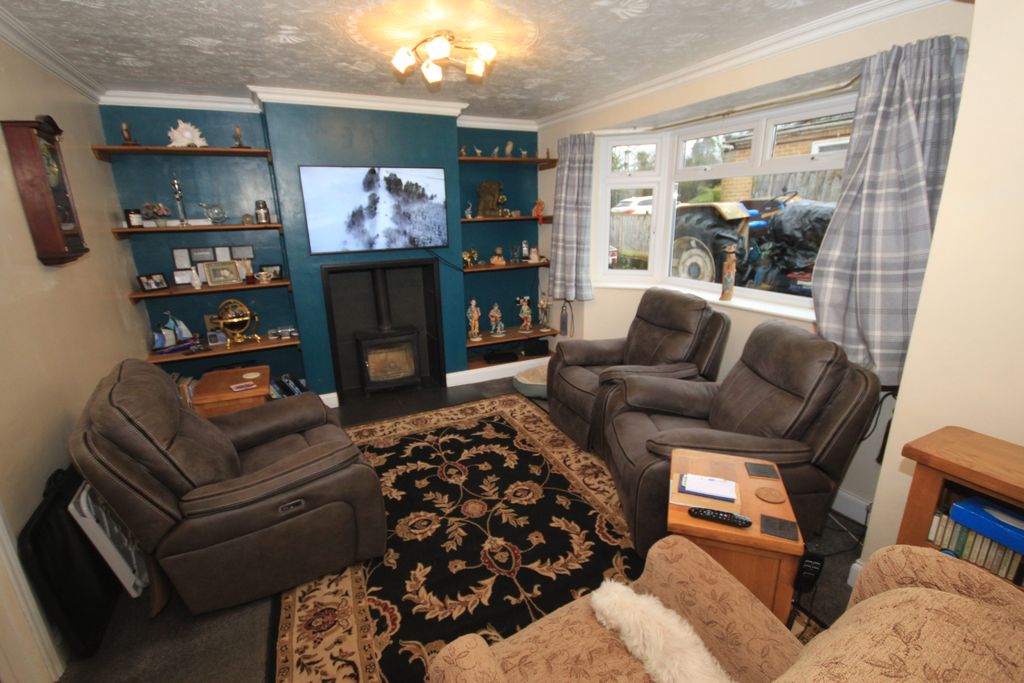 Property photo 3 of 11