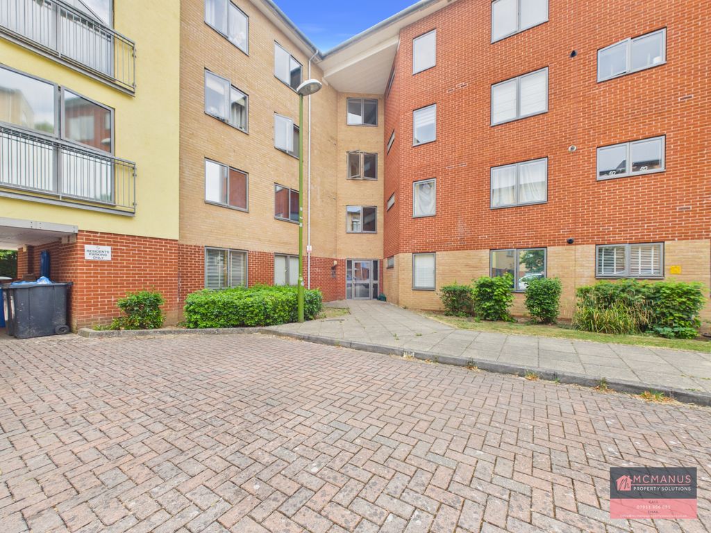 Property photo 1 of 11 Cam03599G0-Pr0174-Still010