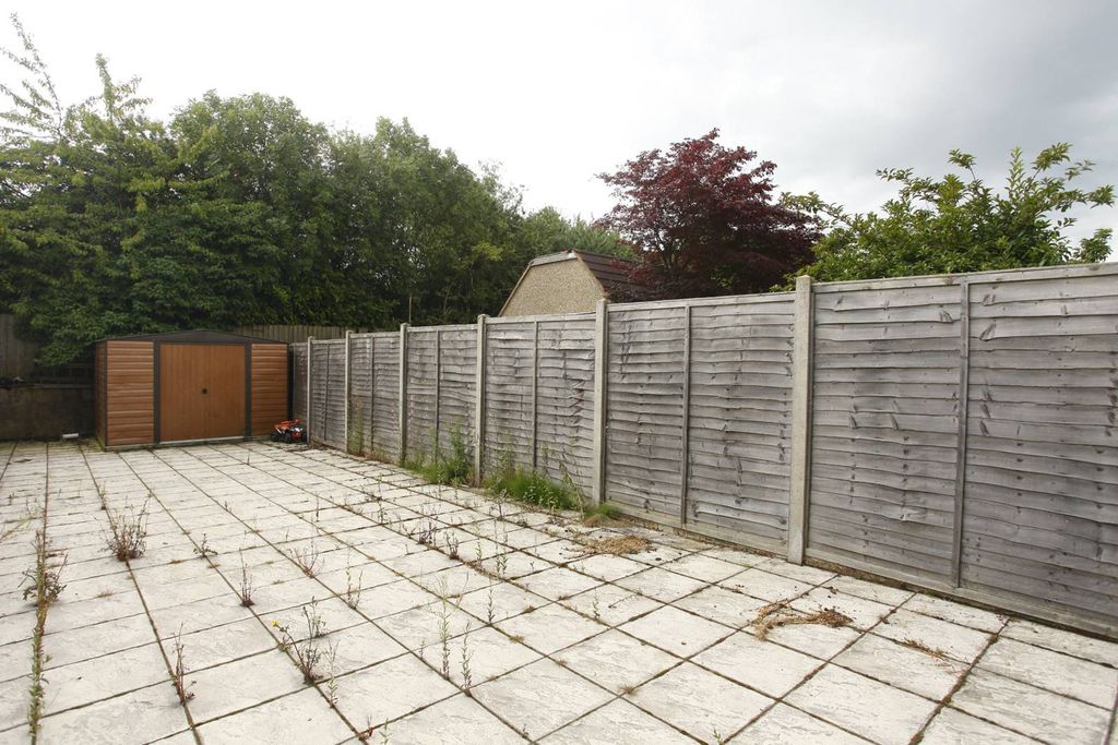 Property photo 3 of 4