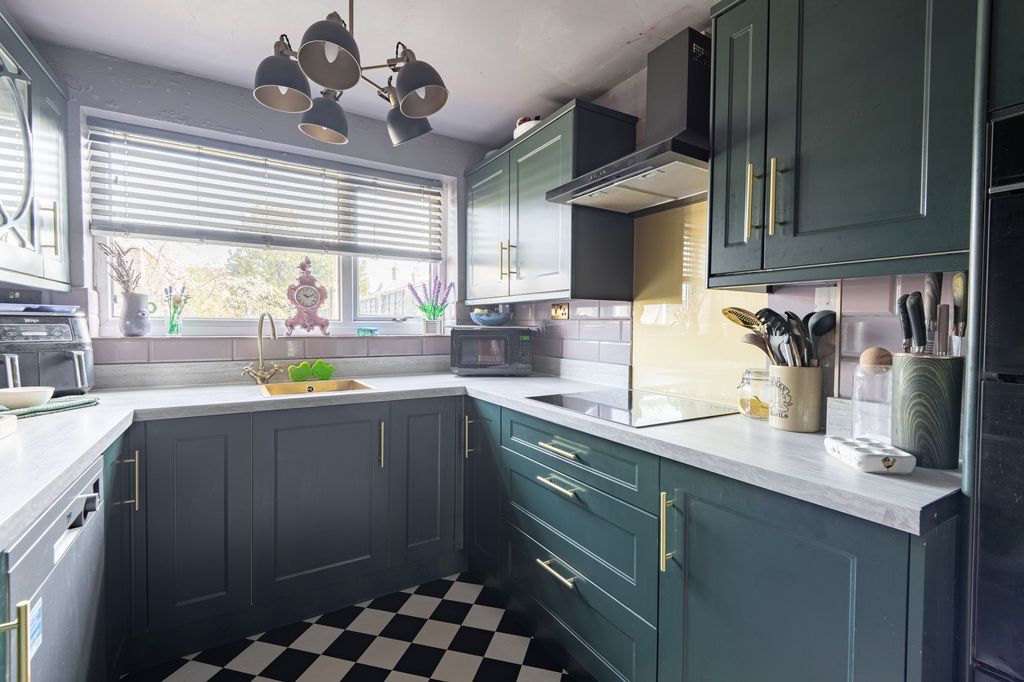 Property photo 3 of 21