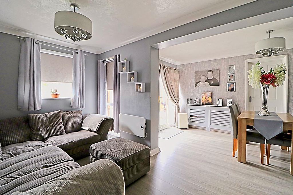 Property photo 2 of 13 Living / Dining Room