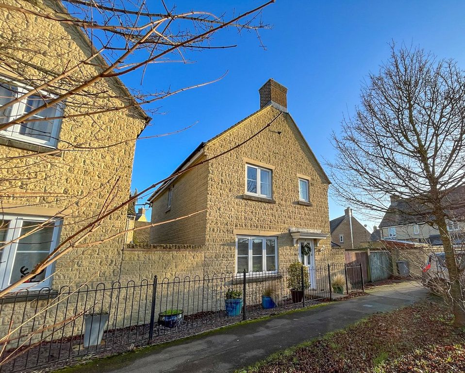 Property photo 1 of 19 External