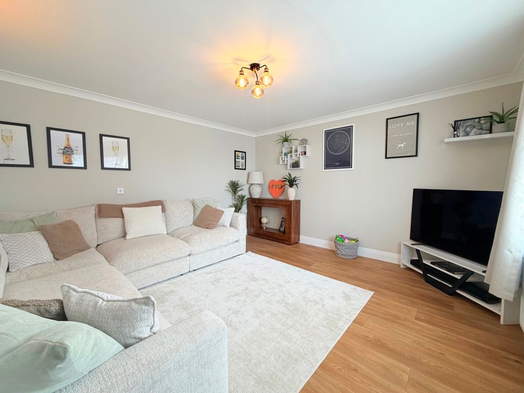 Property photo 2 of 23