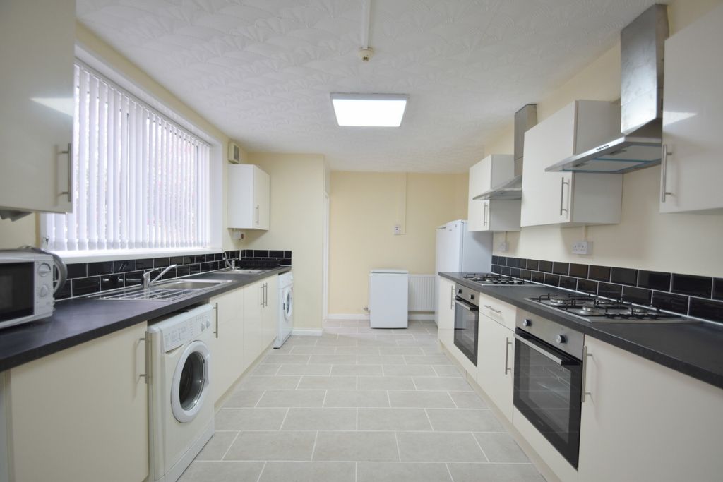 Property photo 2 of 17 Photo 5