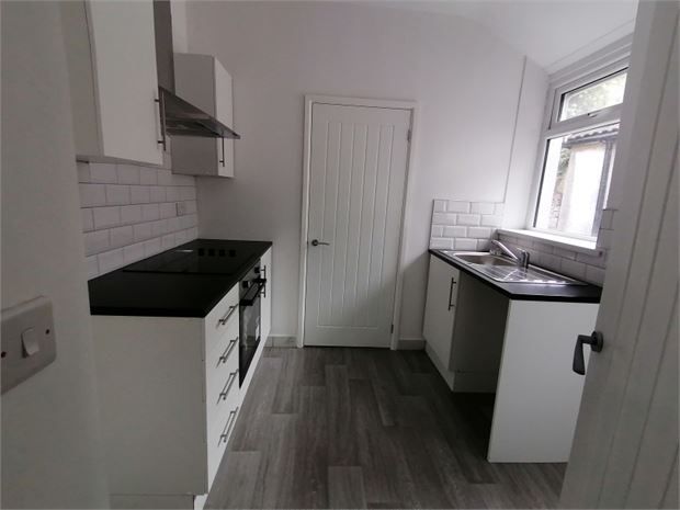 Property photo 2 of 10 Kitchen