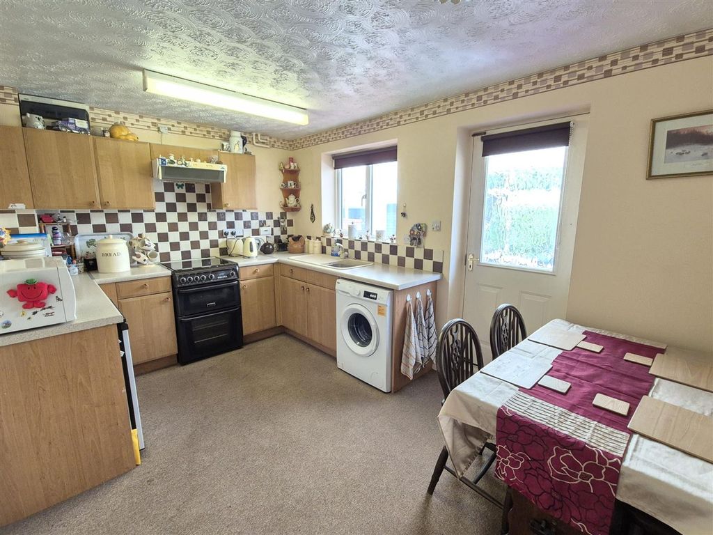 Property photo 3 of 22 Kitchen/Diner