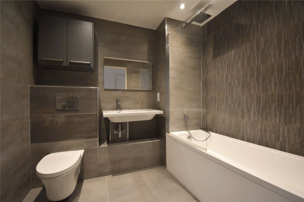 Property photo 3 of 8 Picture No. 06