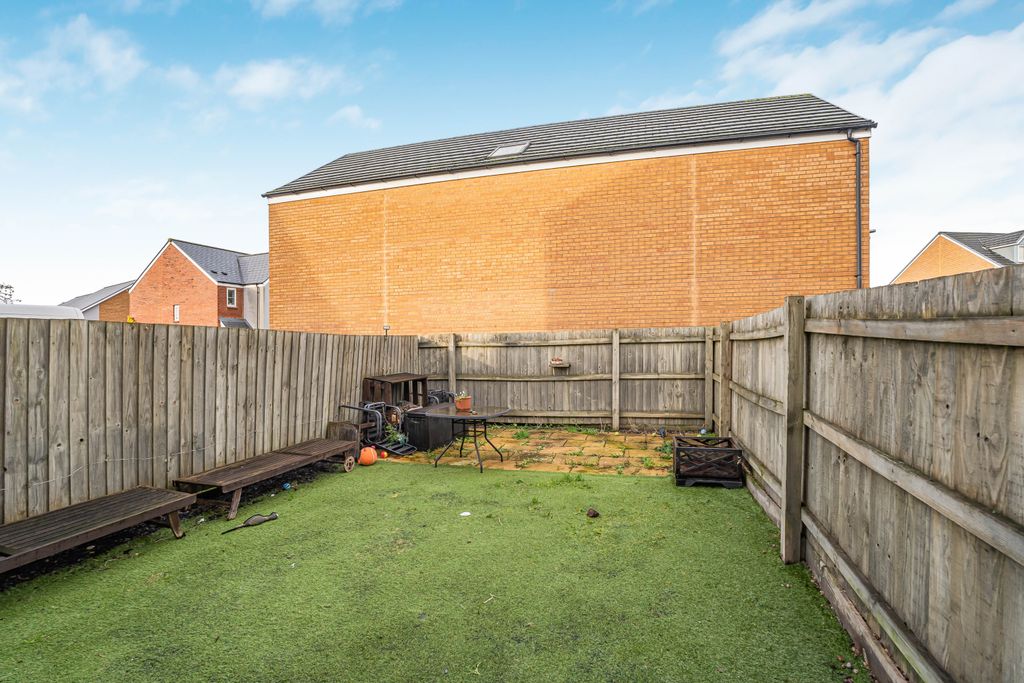 Property photo 2 of 21