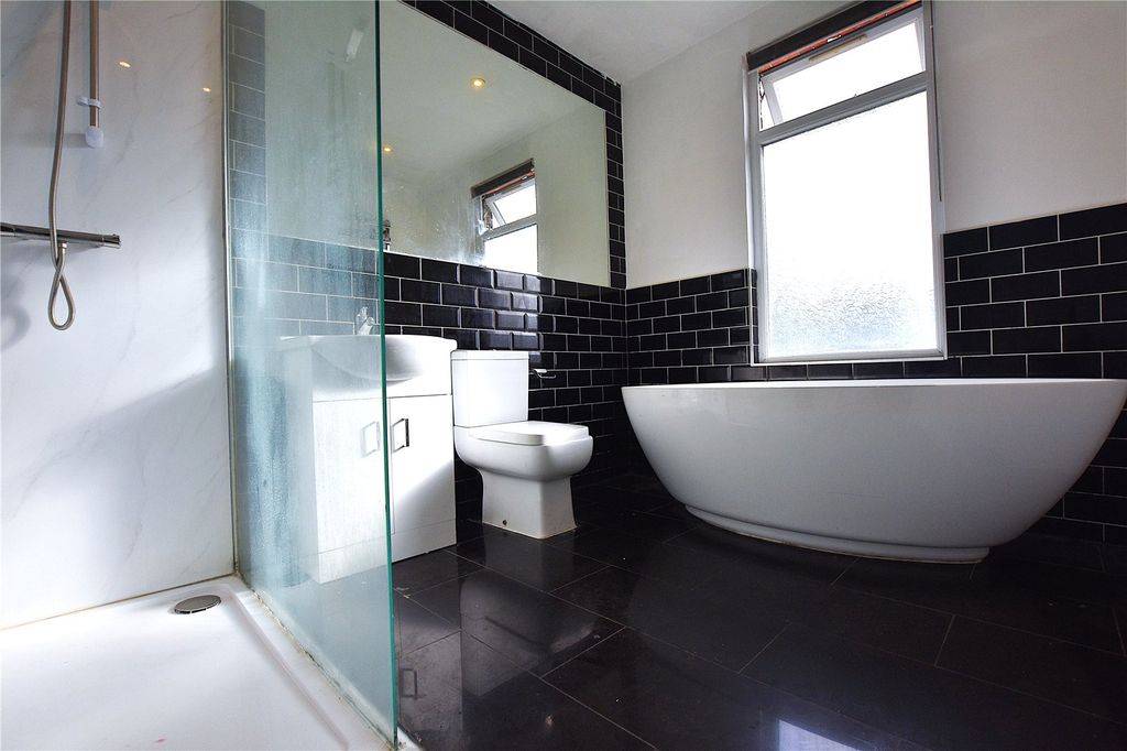 Property photo 2 of 20 Picture No. 16