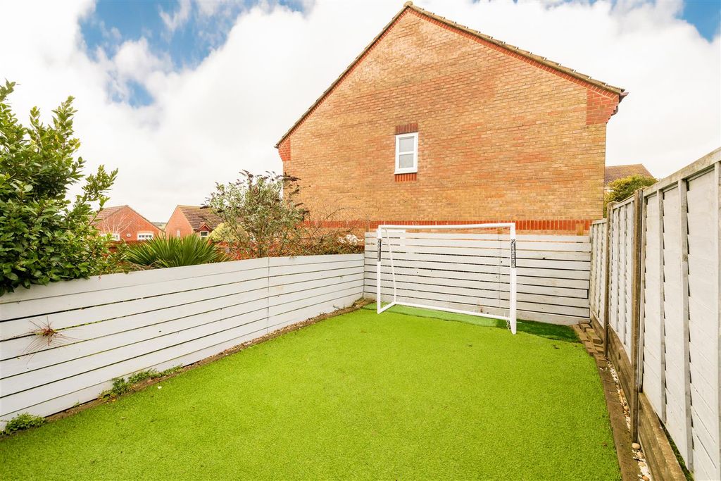 Property photo 3 of 13 43 Langridge Drive-15.Jpg