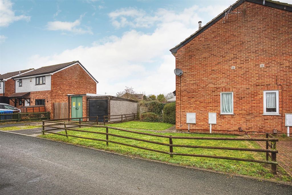 Property photo 2 of 12