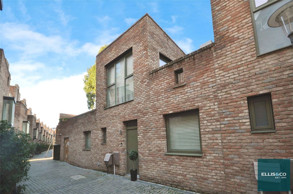 Property photo 2 of 10 Picture No. 15