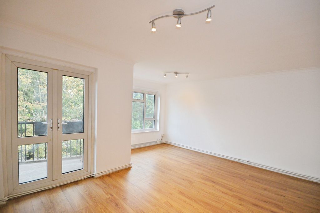 Property photo 1 of 19 Living Room