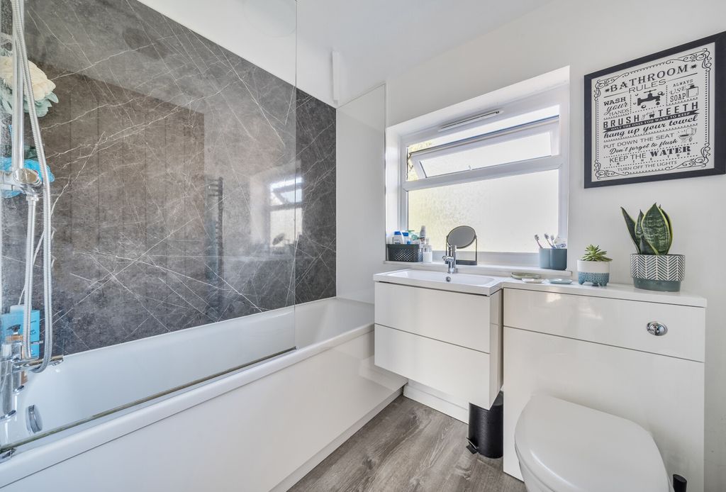 Property photo 1 of 10 1343290-6-68B0861...