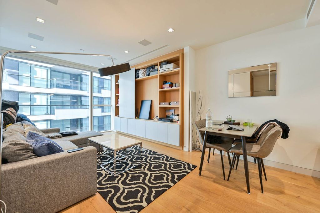 Property photo 2 of 7