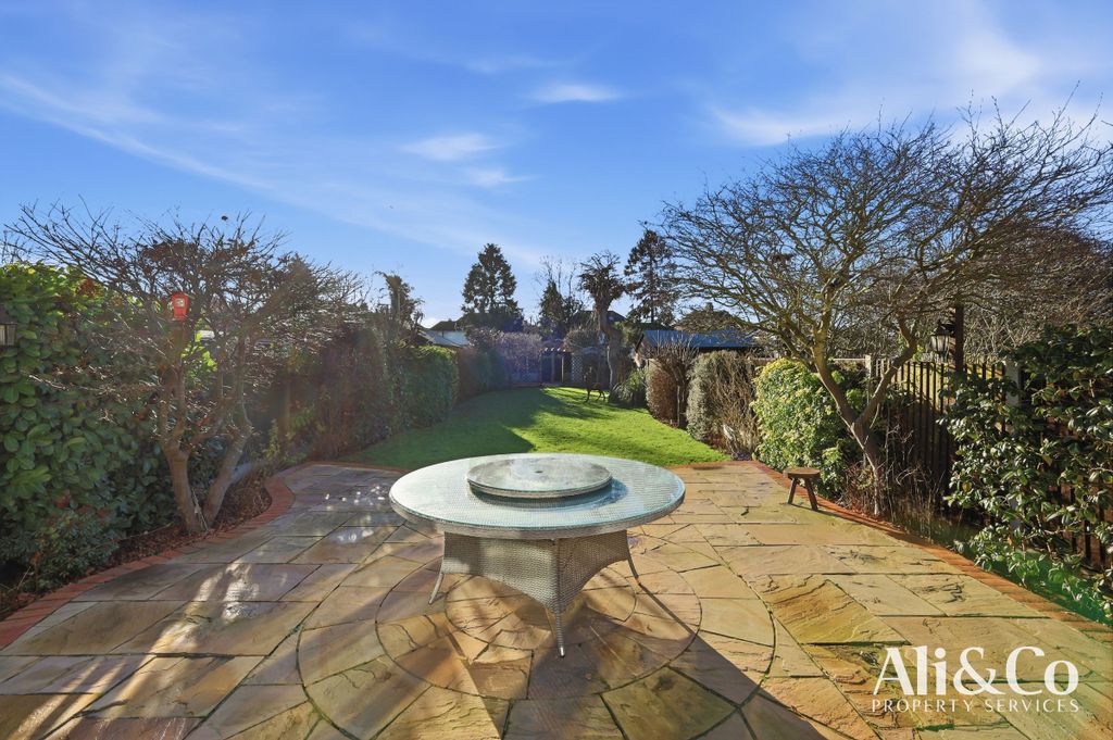 Property photo 3 of 32