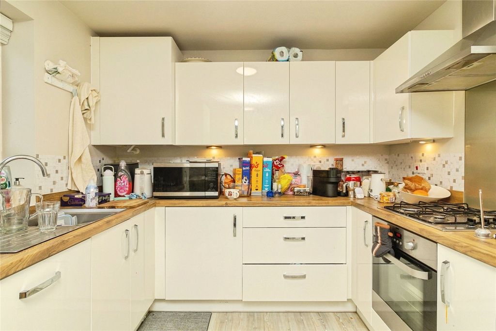 Property photo 2 of 16 Picture No. 13