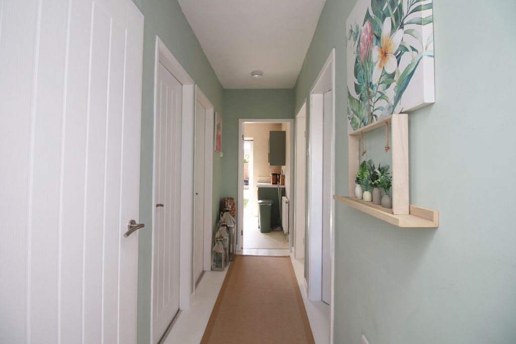 Property photo 3 of 25