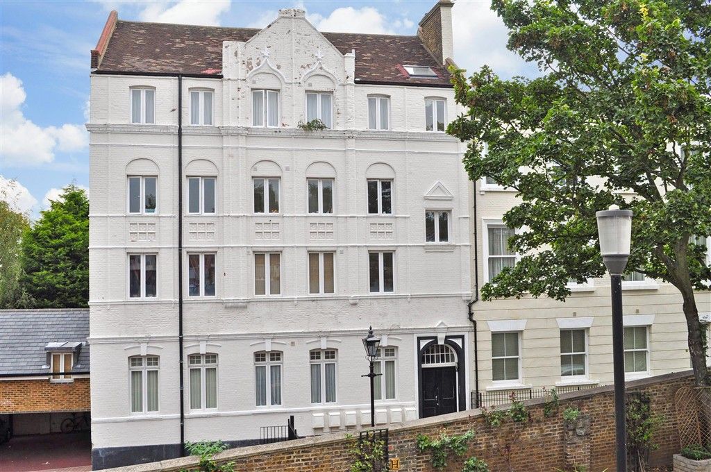 Property photo 2 of 6 Front