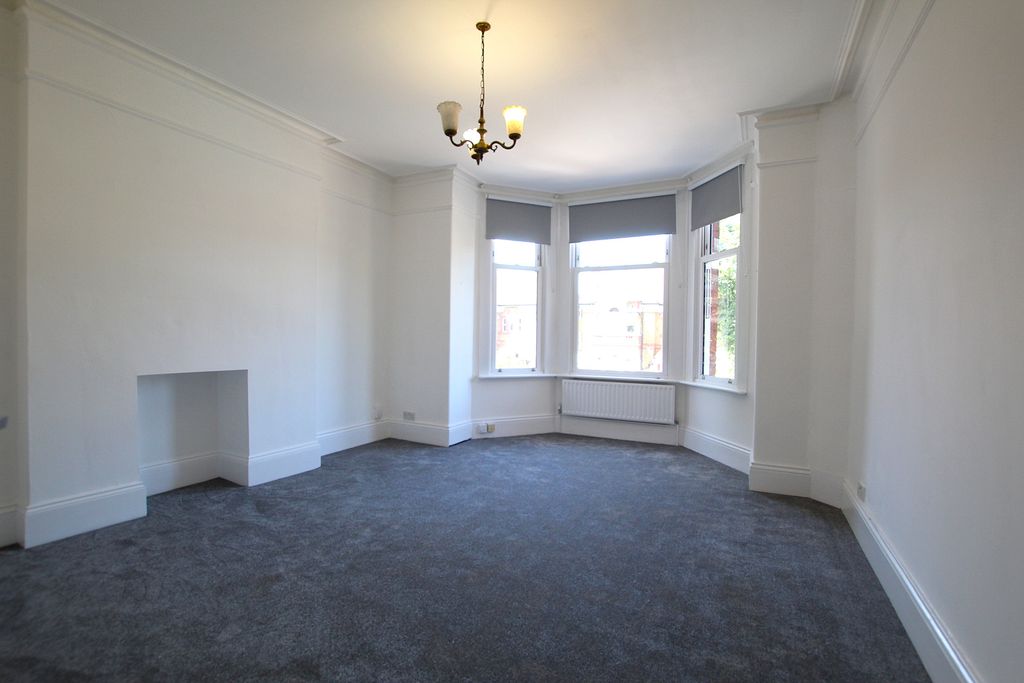 Property photo 3 of 8 3.Jpg