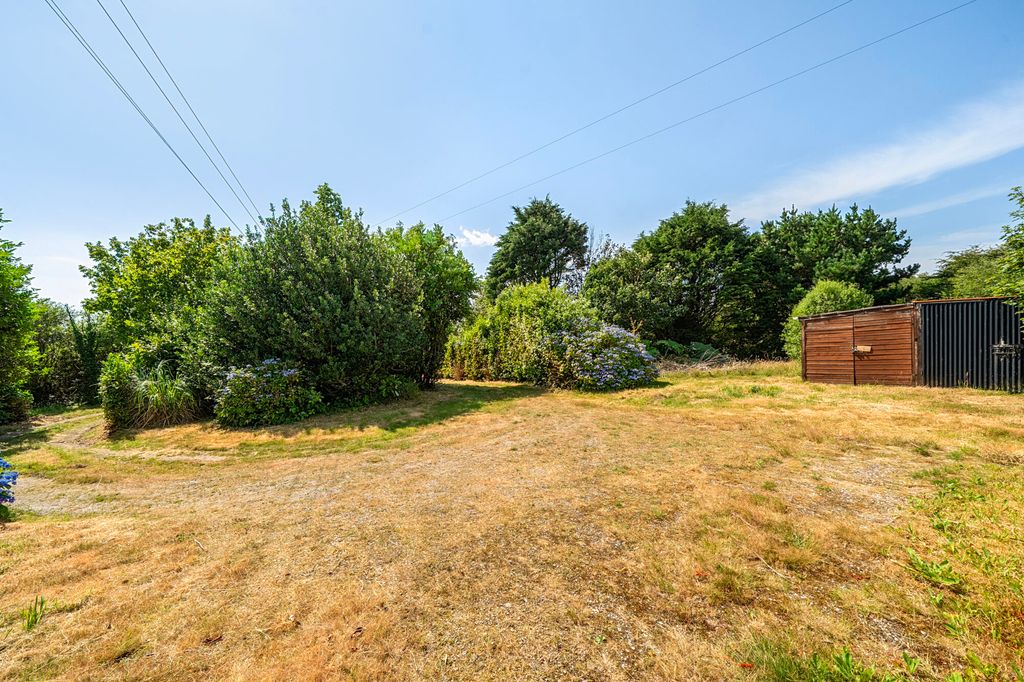 Property photo 2 of 20