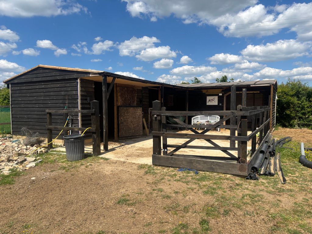 Property photo 2 of 16 Image00014