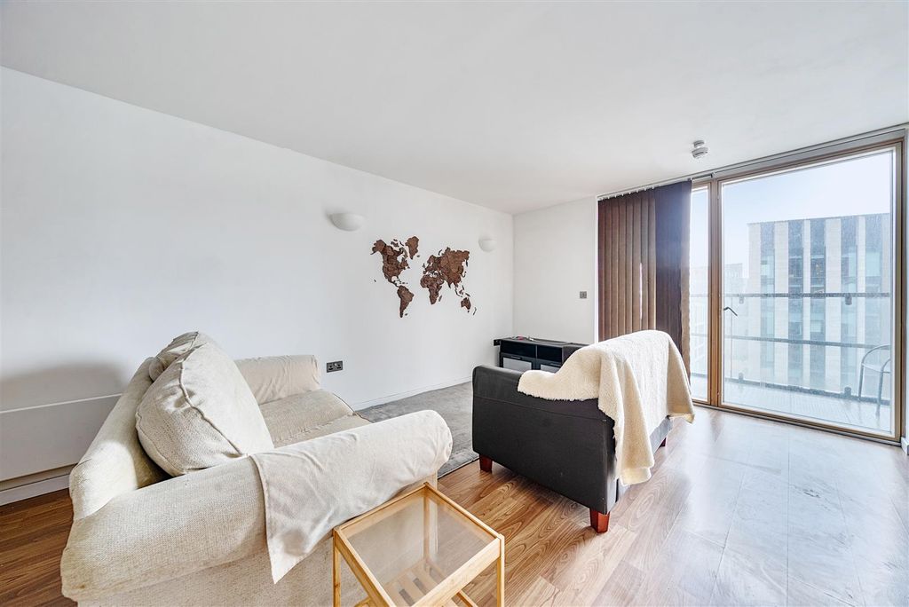 Property photo 3 of 11 1407165-9-697Cb9903E1c5.Jpg