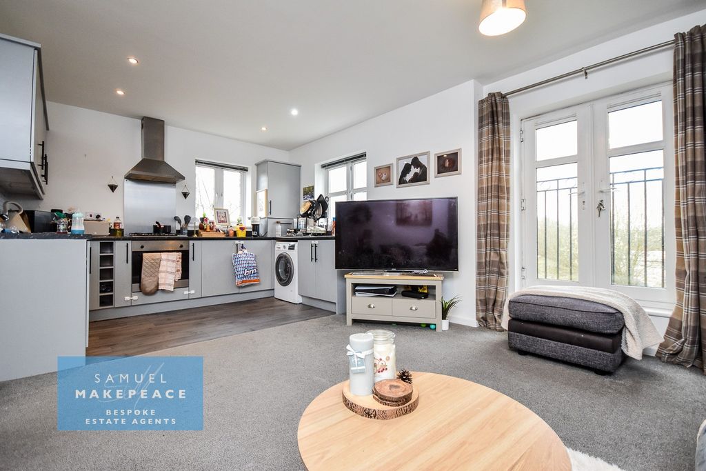 Property photo 3 of 12 Gallery