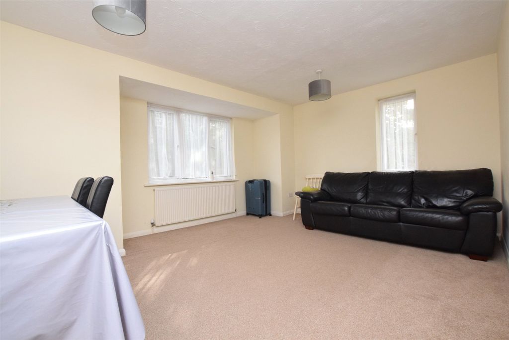 Property photo 3 of 8 Picture No. 15