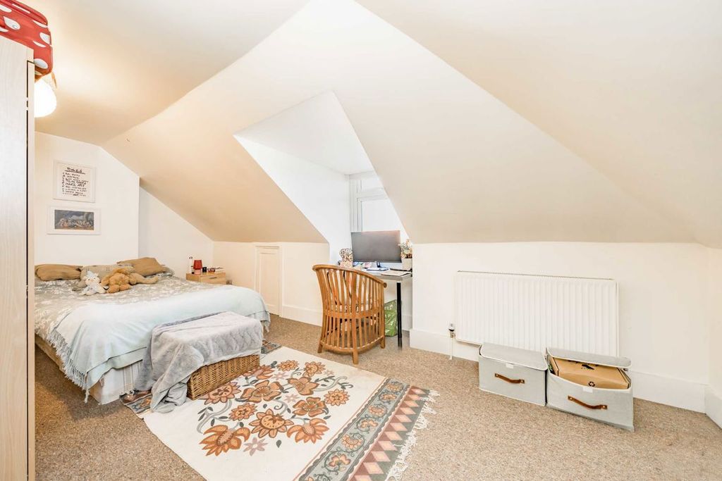 Property photo 3 of 6