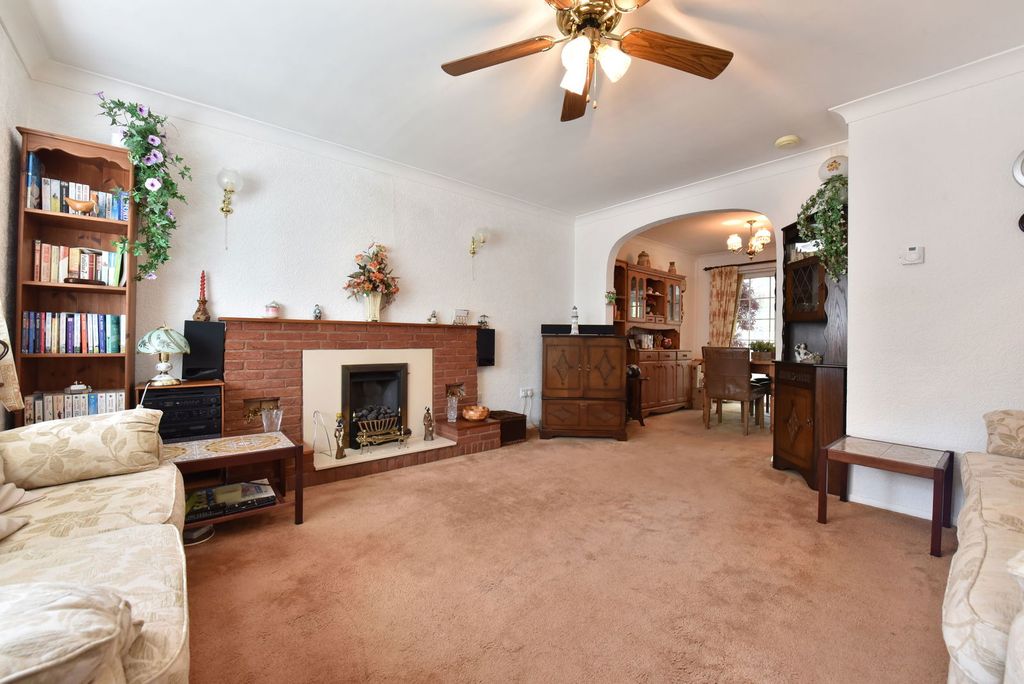 Property photo 3 of 18