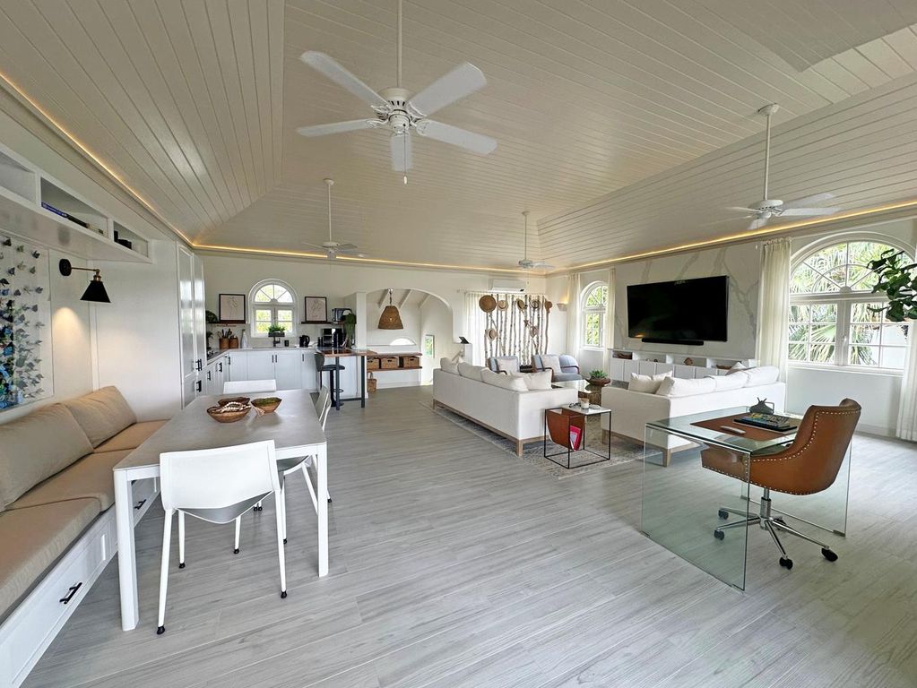 Property photo 2 of 15 Image