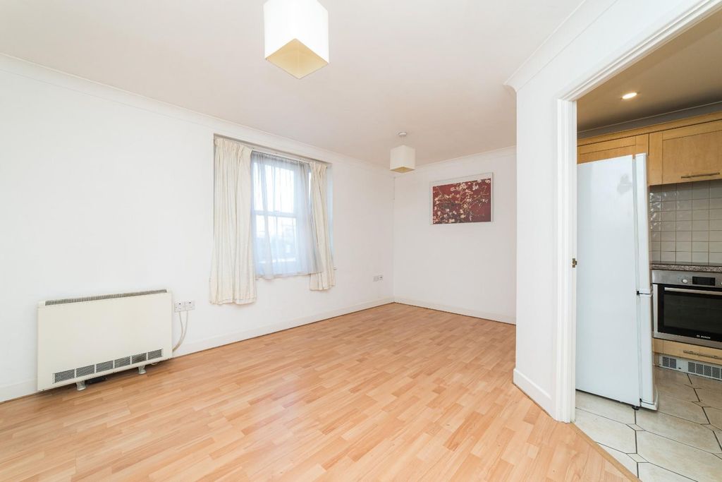 Property photo 2 of 9 Picture 2