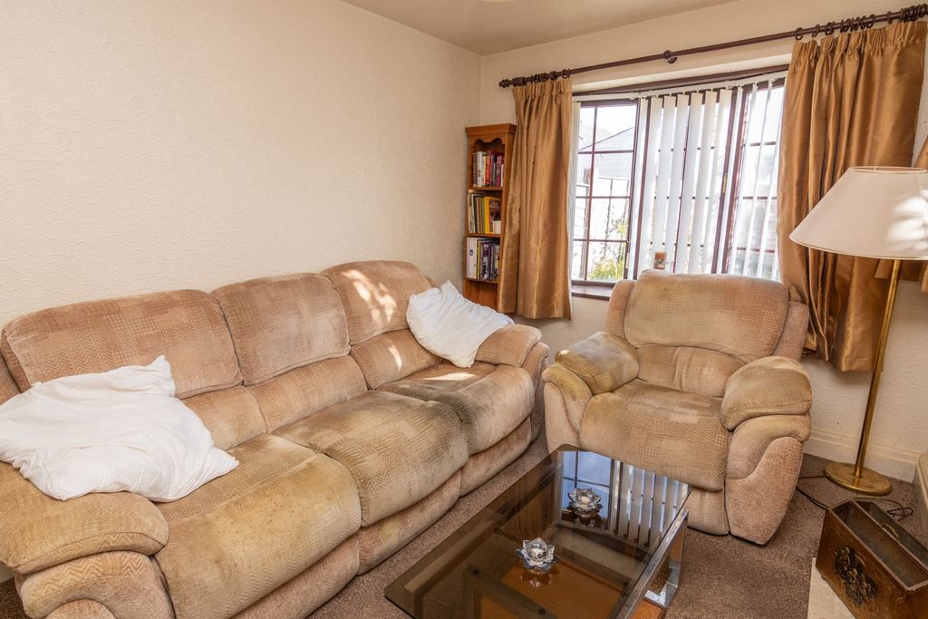 Property photo 3 of 11 Image 2