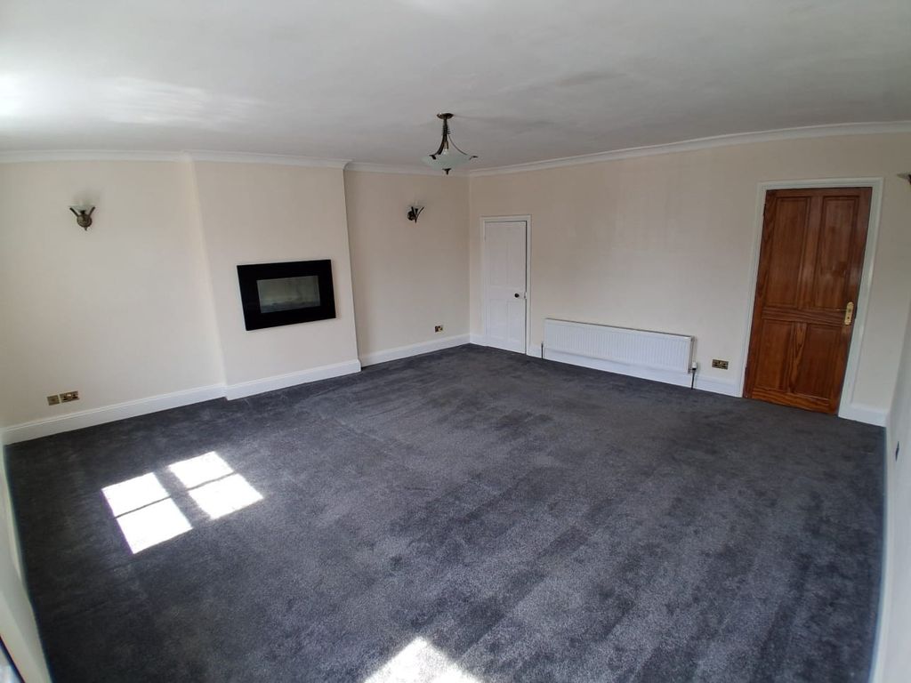 Property photo 3 of 11 Bedroom 2